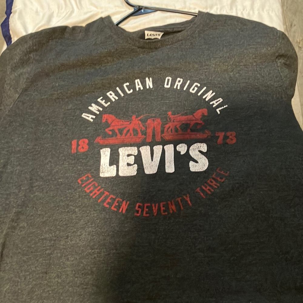 Levi’s XL grey shirt